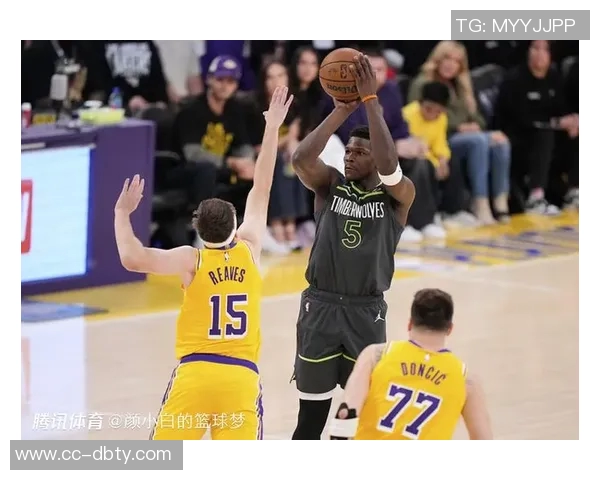 戈贝尔进攻低迷10罚仅中2次全场仅得10分13篮板表现令人失望